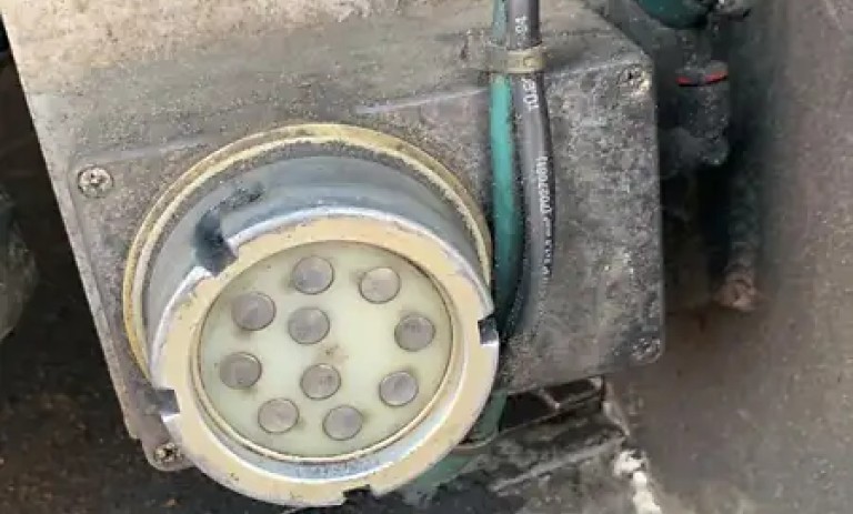 Примусовий продаж заставного майна у м. Києві. – рухоме майно напівпричіп-цистерна.
