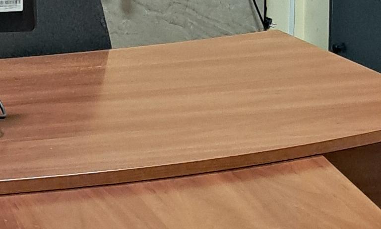 Нежитлова будівля в центрі с-ща. Широке, Дніпропетровської області