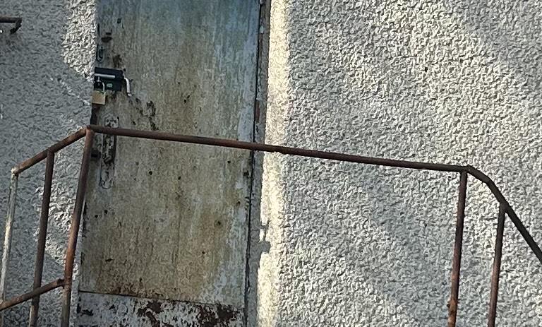 Нежитлова будівля в центрі с-ща. Широке, Дніпропетровської області