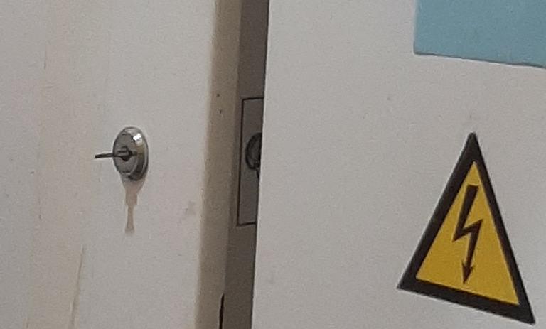 Нежитлова будівля в центрі м. Благовіщенське , Кіровоградської області