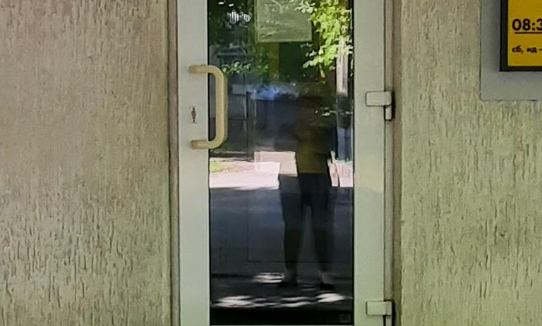 Нежитлова будівля в центрі селища Олександрівка, Кіровоградської області