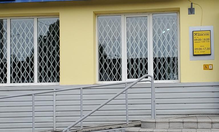 Фасадна нежитлові приміщення в діловому центрі м Мерефа